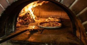 11 Must-Try Spots for the Best Pizza in Italy [Insider Picks]