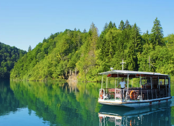 Tickets to Plitvice Lakes National Park with Panoramic Train & Boat Ride 2