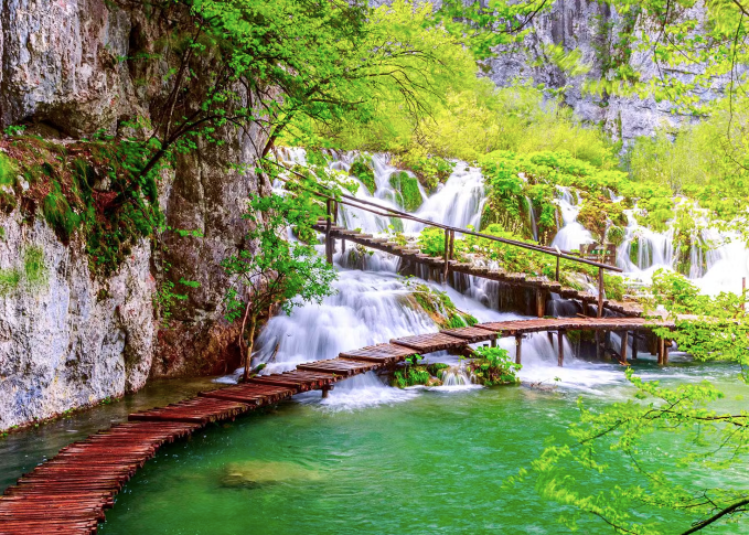 Tickets to Plitvice Lakes National Park with Panoramic Train & Boat Ride 4